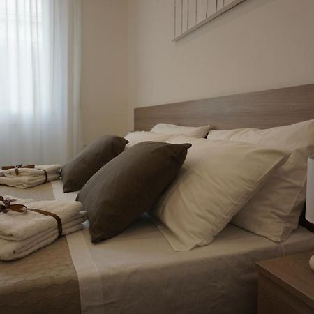 פלרמו Azzisa Holidays Suite מראה חיצוני תמונה